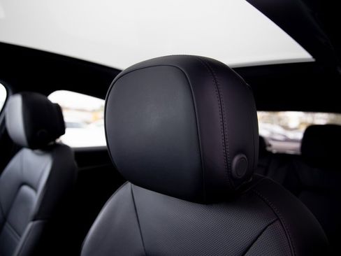 Certified 2024 Porsche Cayenne Coupe image 19