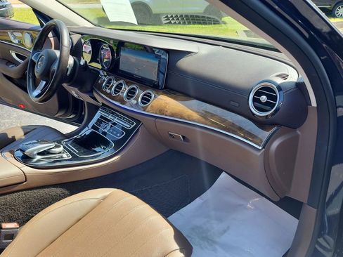 Used 2018 Mercedes-Benz E 300 4MATIC image 19