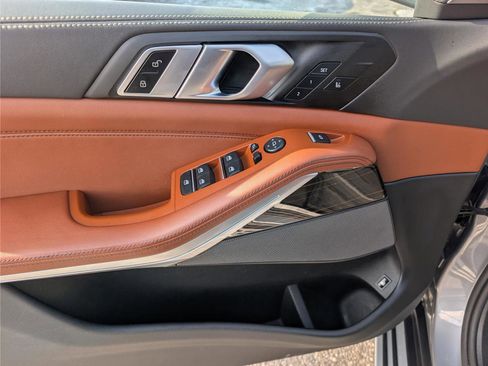 Used 2025 BMW X5 xDrive50e image 21