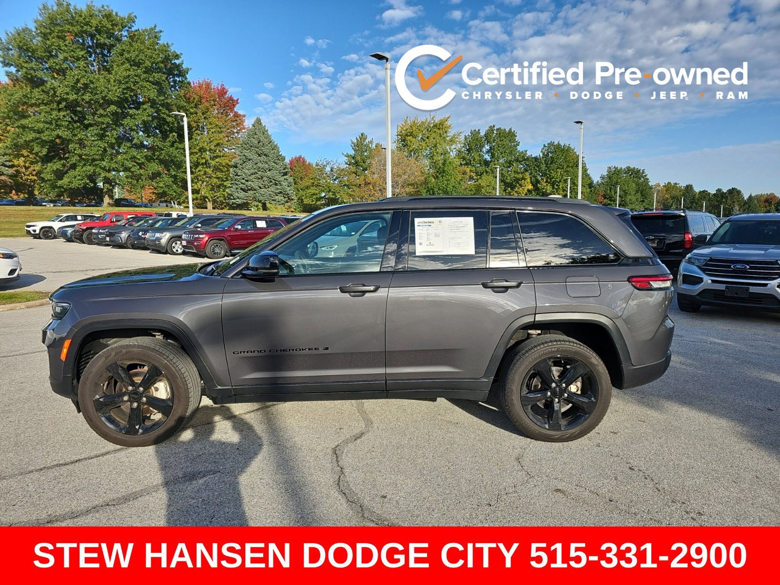 Used 2024 Jeep Grand Cherokee Limited w/ Black Appearance Package AWD/4WD image 1