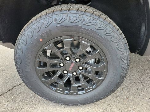 New 2026 GMC Canyon Elevation w/ Convenience Package image 14