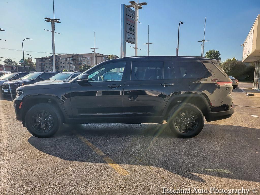 Certified 2025 Jeep Grand Cherokee L Laredo AWD/4WD image 10