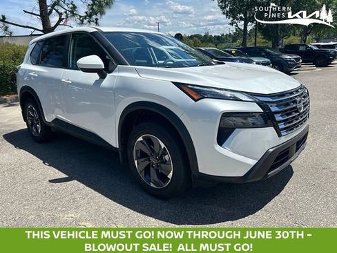 Certified 2026 Nissan Rogue SV FWD image 1