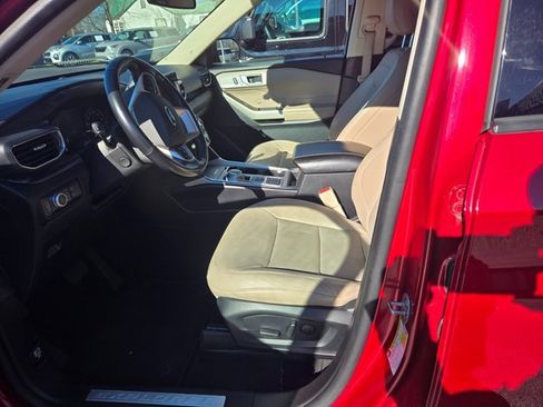 Used 2021 Ford Explorer Limited w/ Equipment Group 301A image 6