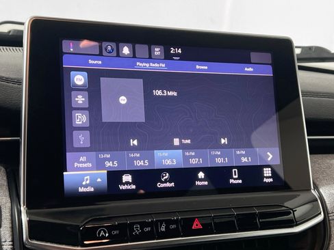 Used 2023 Jeep Compass Sport image 28