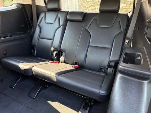 Certified 2024 Kia Telluride EX w/ EX Captain's Chair Package AWD/4WD image 27