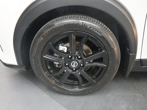 Used 2021 Nissan Kicks SR w/ SR Premium Package image 25