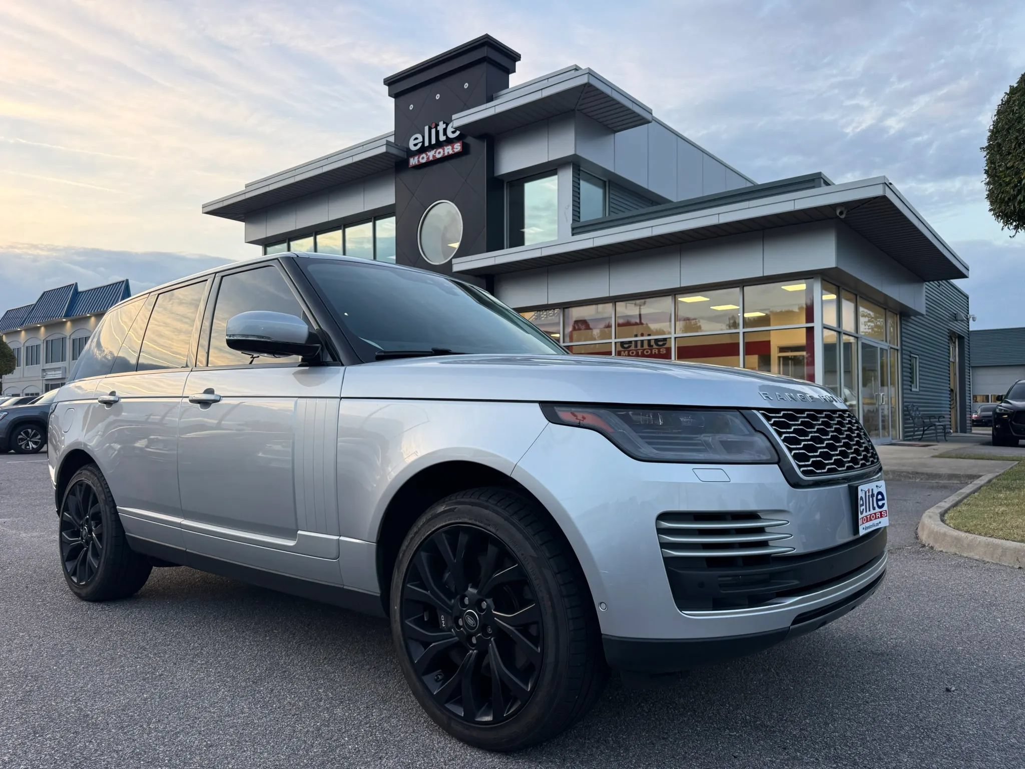 Used 2020 Land Rover Range Rover HSE AWD/4WD image 1
