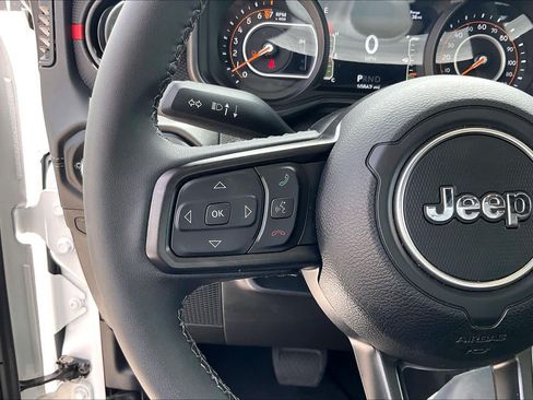 Used 2026 Jeep Gladiator Rubicon AWD/4WD image 22