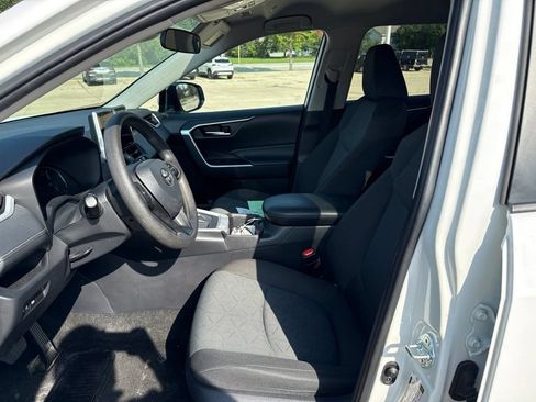 Used 2024 Toyota RAV4 XLE AWD/4WD image 14