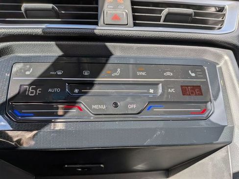 New 2026 Volkswagen Taos SE image 19