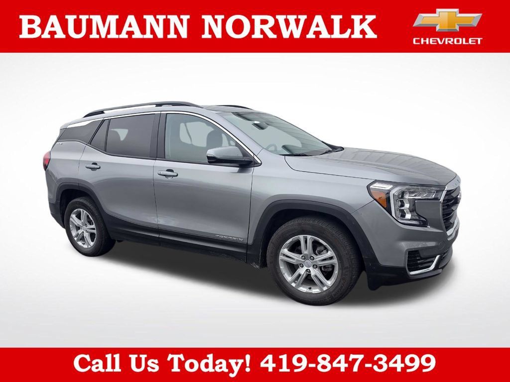 Used 2024 GMC Terrain SLE w/ Driver Convenience Package FWD image 6