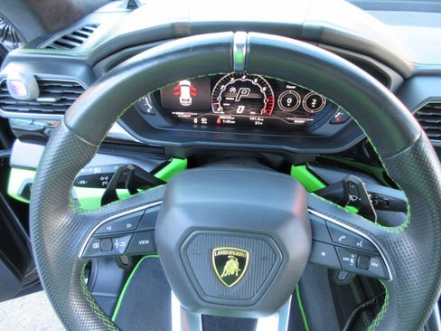 Used 2022 Lamborghini Urus image 53