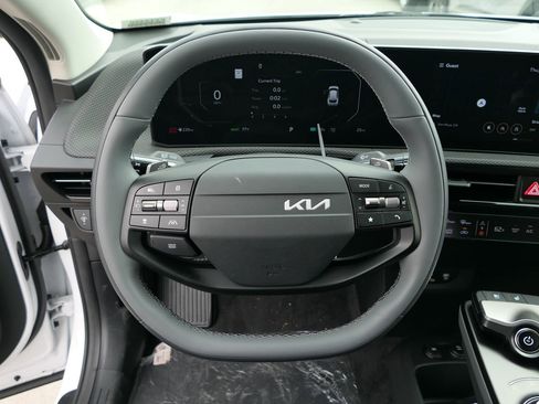 New 2025 Kia EV6 Wind image 16