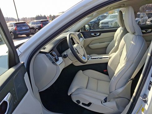New 2026 Volvo XC60 B5 Ultra w/ Protection Package Premier image 9