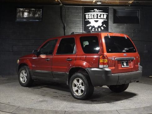 Used 2005 Ford Escape XLT AWD/4WD image 4