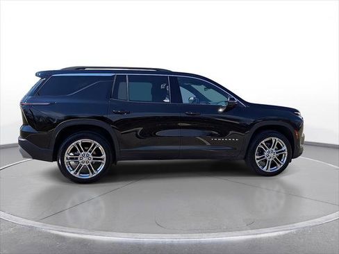 New 2025 Chevrolet Traverse LT w/ Enhanced Driving Package FWD image 9