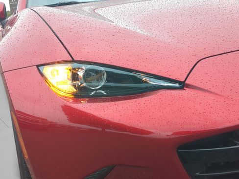 Certified 2023 MAZDA MX-5 Miata Grand Touring RWD image 23