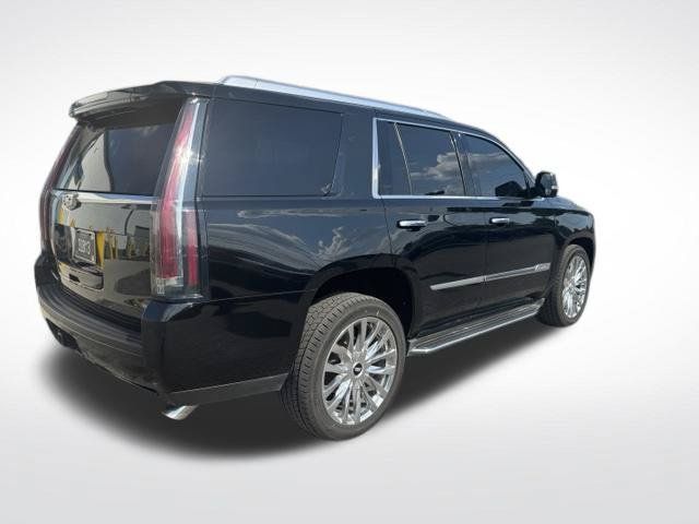 Used 2015 Cadillac Escalade Luxury AWD/4WD image 2