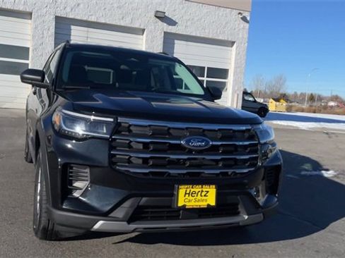 Used 2025 Ford Explorer Active image 4