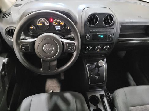 Used 2014 Jeep Patriot Sport image 22