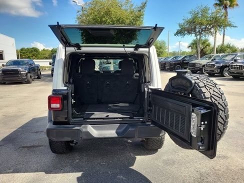 Certified 2021 Jeep Wrangler Unlimited Islander image 8