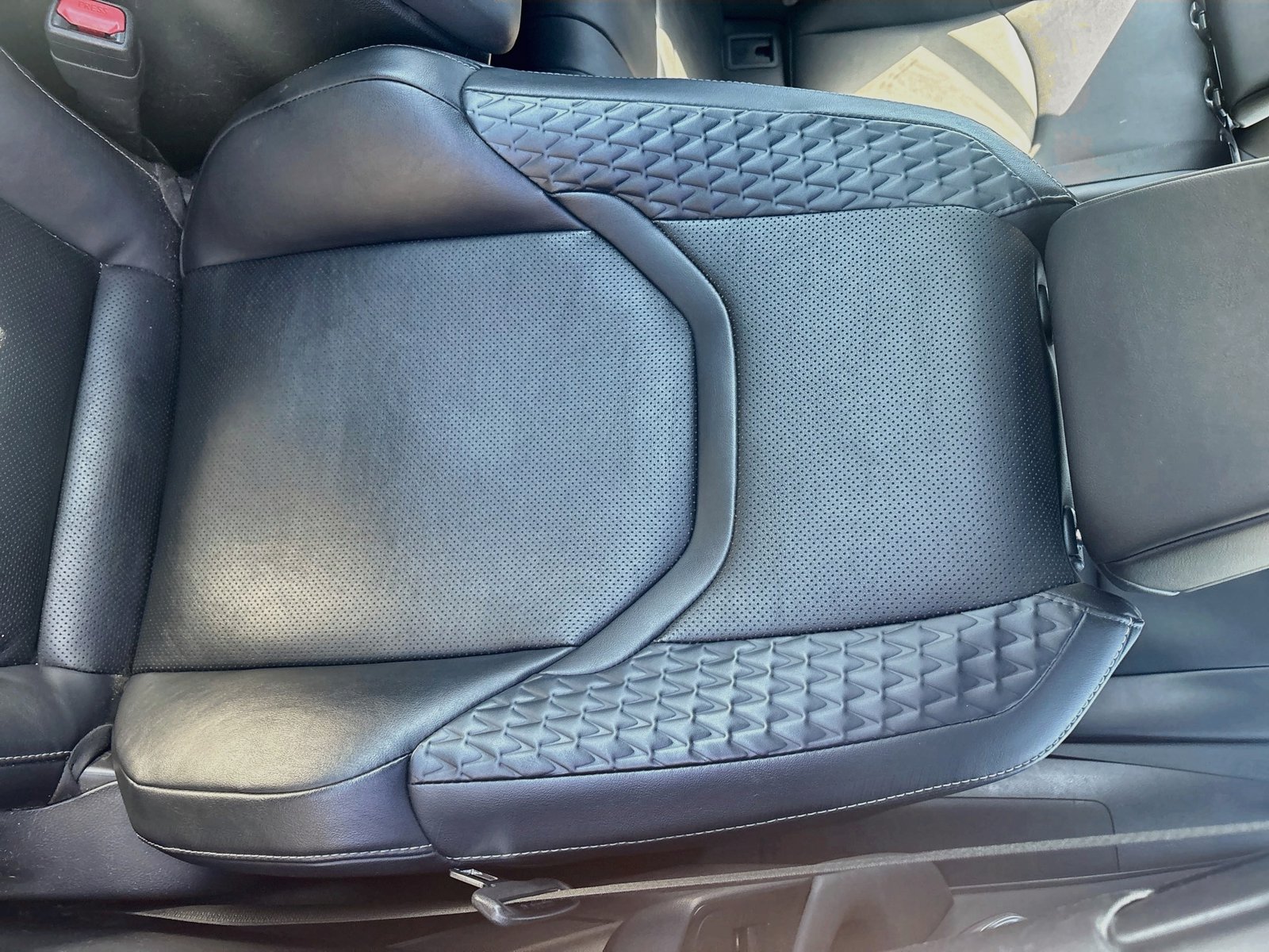 Used 2019 Lexus UX 250h AWD/4WD image 18