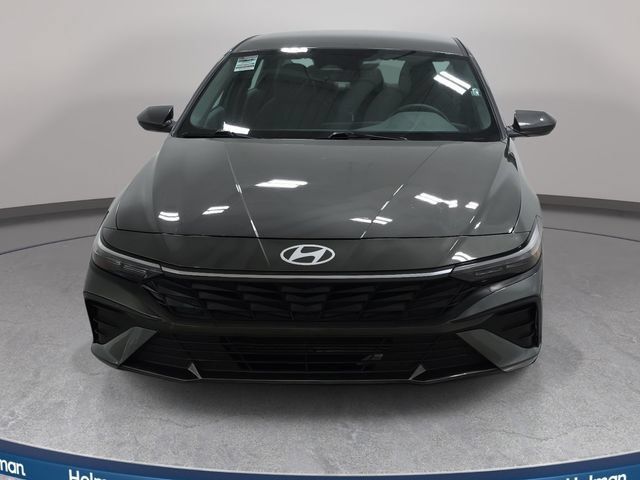 Used 2024 Hyundai Elantra SEL FWD image 3
