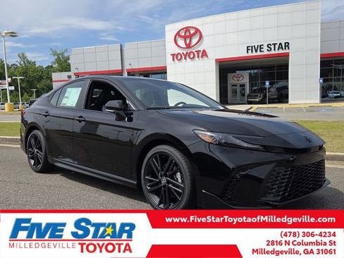 New 2026 Toyota Camry Hybrid FWD image 1