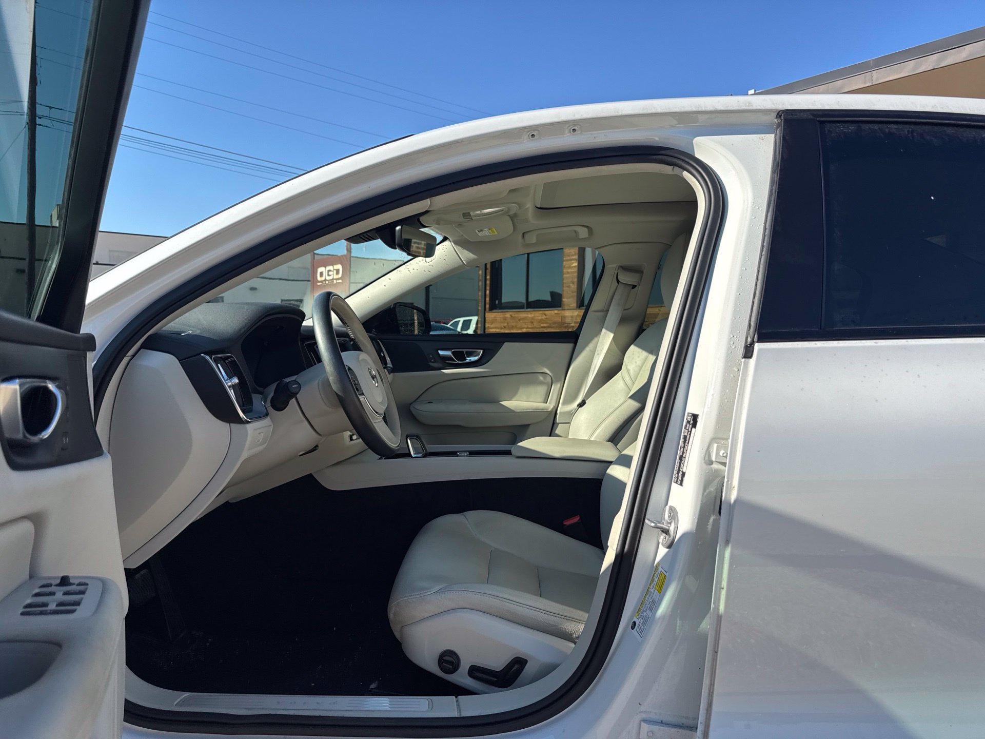 Used 2024 Volvo S60 B5 Plus FWD image 9