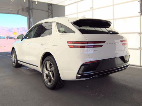 Used 2026 Genesis GV70 2.5T AWD/4WD image 3