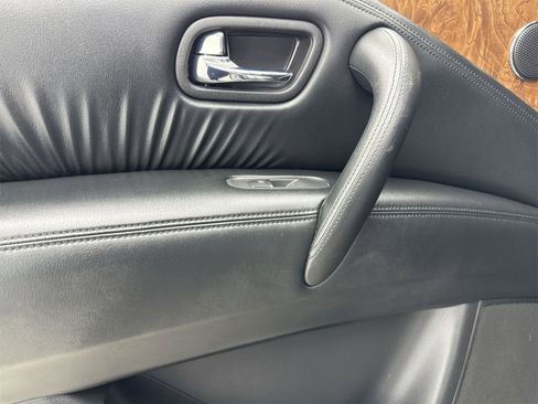 Used 2021 Nissan Armada SL w/ Captain's Chairs Package image 32