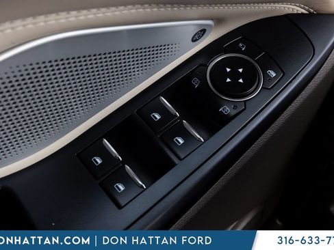 Used 2020 Ford Explorer Platinum w/ Premium Technology Package AWD/4WD image 13