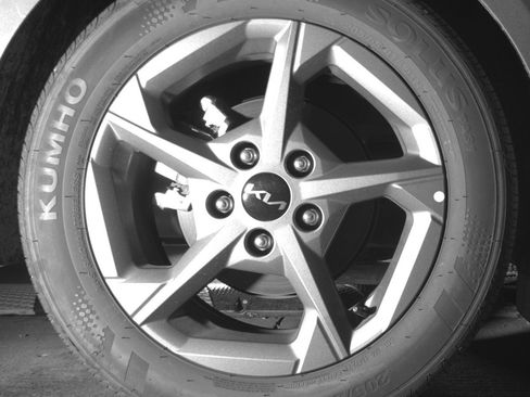 Used 2025 Kia K4 LXS image 15