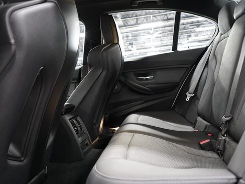 Used 2018 BMW M3 RWD image 15