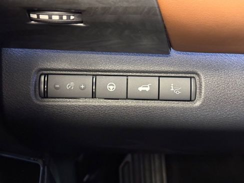 New 2026 Nissan Pathfinder Platinum image 32