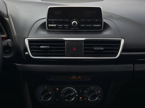 Used 2014 MAZDA MAZDA3 i Touring FWD image 39