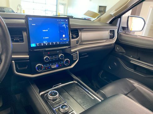 Used 2022 Ford Expedition XLT AWD/4WD image 14