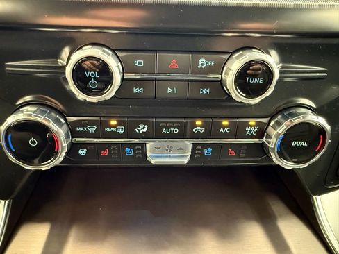 New 2025 Ford F150 Platinum w/ FX4 Off-Road Package image 36