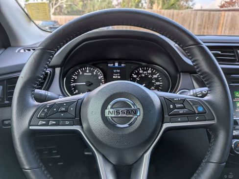 Used 2022 Nissan Rogue Sport SL w/ Premium Package image 26