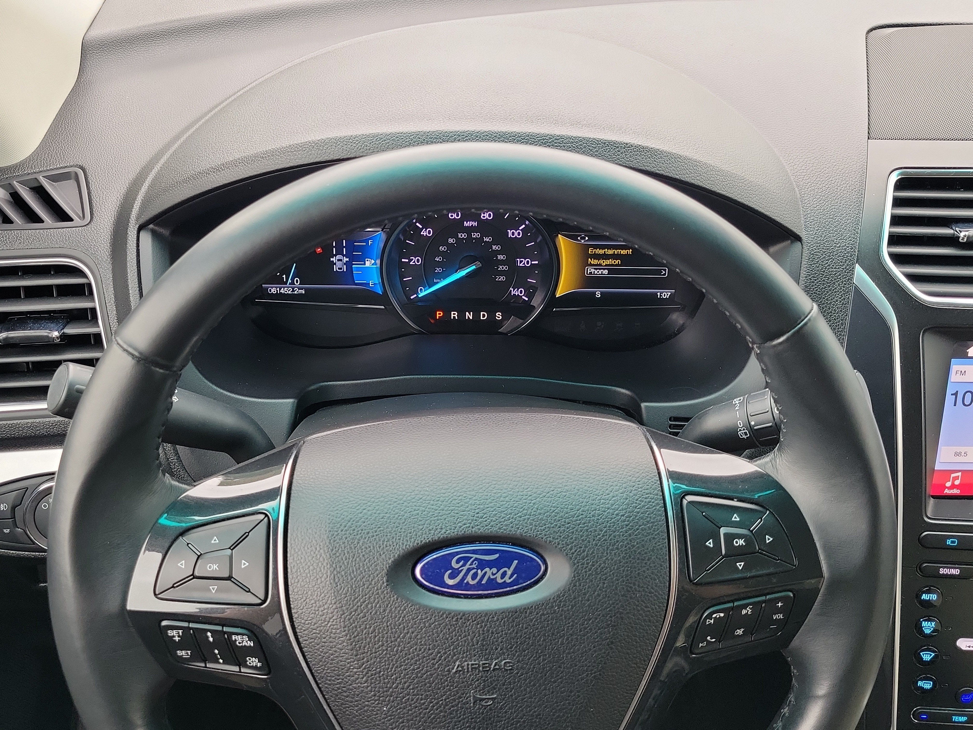 Used 2019 Ford Explorer Limited w/ Limited Luxury Package FWD image 23