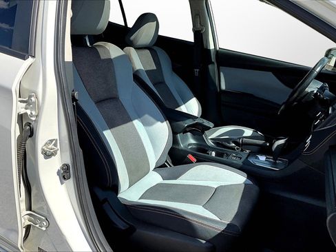 Used 2022 Subaru Crosstrek 2.0i Premium w/ Moonroof Package image 7