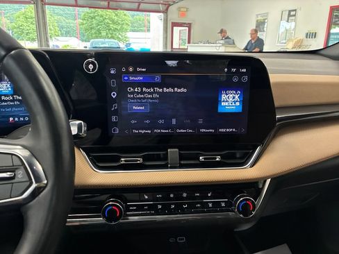 Used 2025 Chevrolet Equinox ACTIV w/ Safety and Technology Package AWD/4WD image 46