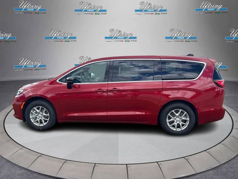 New 2026 Chrysler Pacifica Select image 6