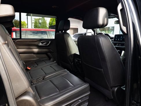 Used 2021 Chevrolet Suburban LT image 23