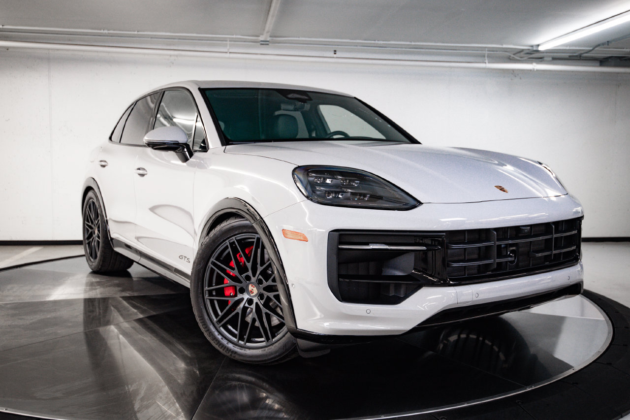Certified 2026 Porsche Cayenne GTS AWD/4WD image 9