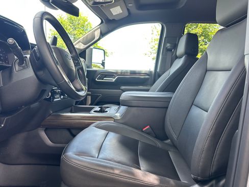 Used 2025 Chevrolet Silverado 2500 LT w/ Trail Boss Package AWD/4WD image 24
