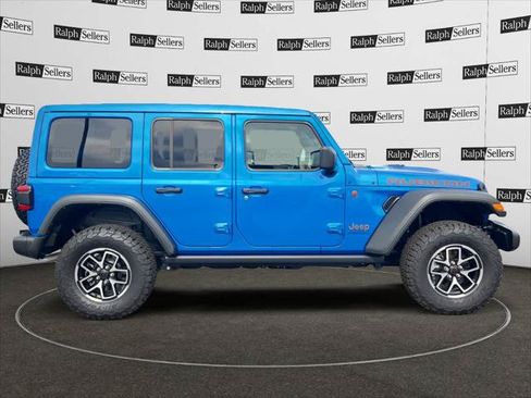 Certified 2025 Jeep Wrangler Unlimited Rubicon w/ Convenience Group AWD/4WD image 7