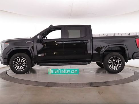 Used 2024 GMC Sierra 1500 AT4 w/ Technology Package AWD/4WD image 9