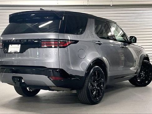 Certified 2025 Land Rover Discovery Dynamic SE AWD/4WD image 13